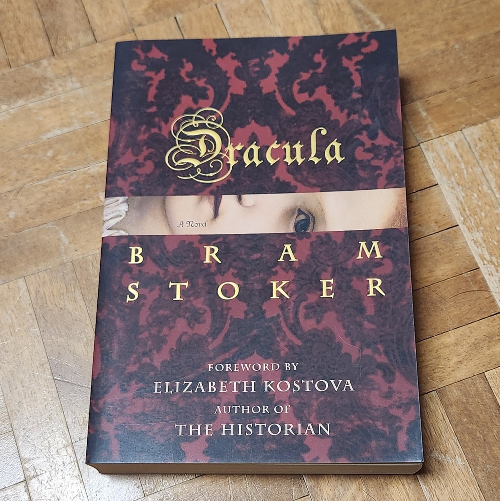 Dracula by Bram Stoker 2005 Paperback edition